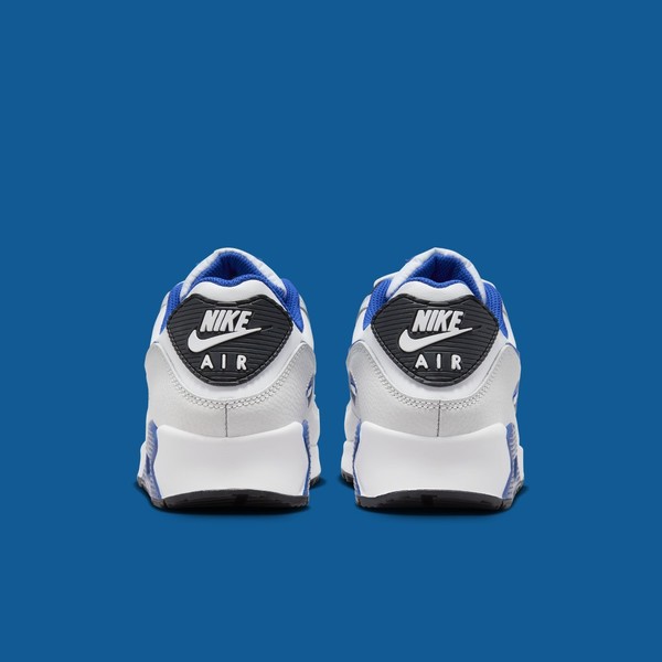 Prendre le meilleur des Air More Uptempo et Nike Money pour donner naissance à